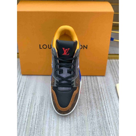 Louis Vuitton   Sneakers LU0255