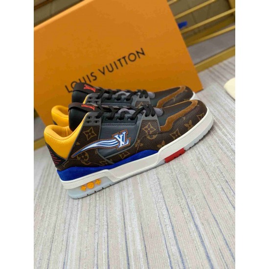 Louis Vuitton   Sneakers LU0255