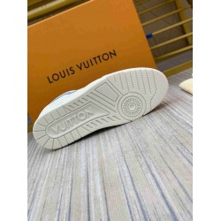 Louis Vuitton   Sneakers LU0256