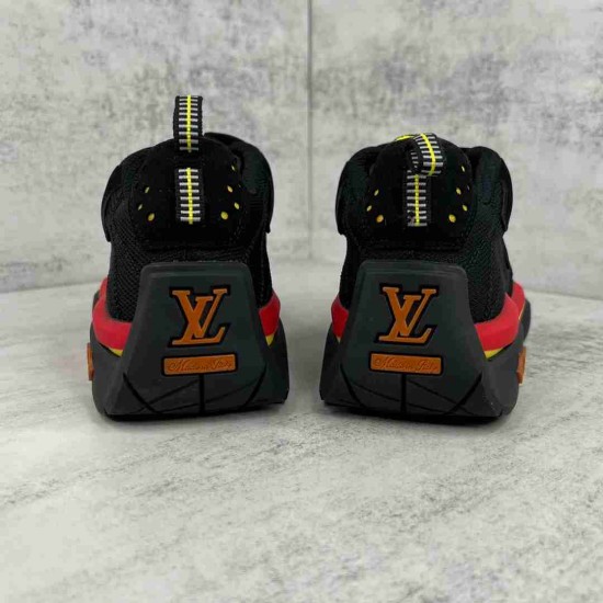 Louis Vuitton    Sneakers LU0276