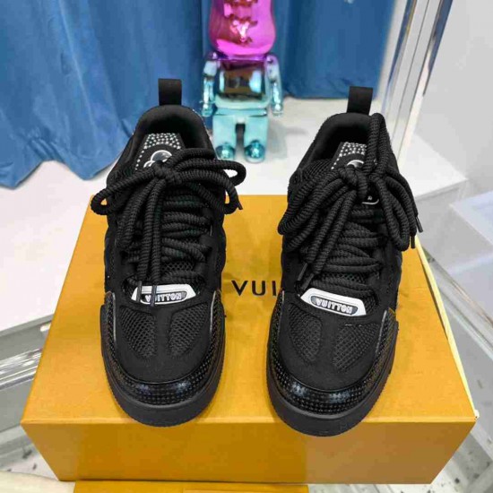 Louis Vuitton     Sneakers LU0282
