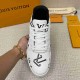 Louis Vuitton     Sneakers LU0294