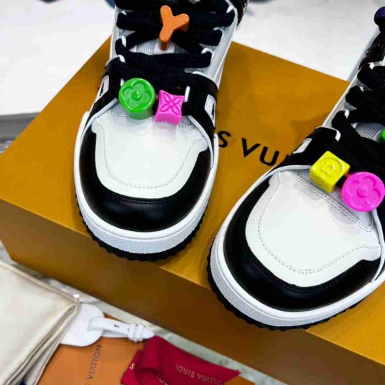Louis Vuitton     Sneakers LU0309