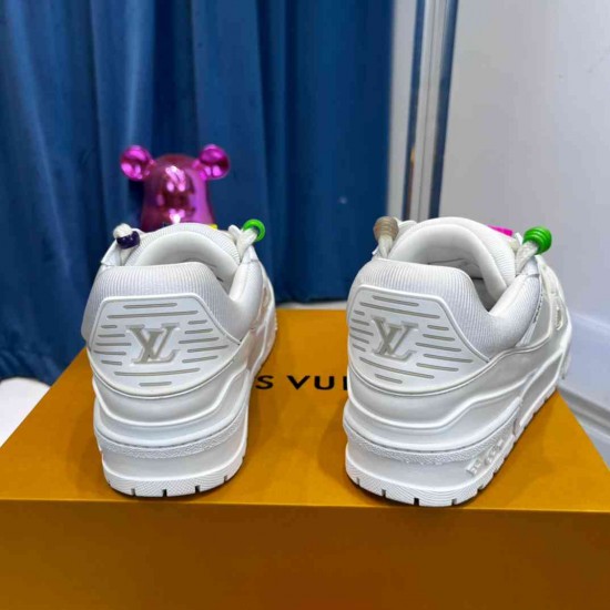 Louis Vuitton     Sneakers LU0310