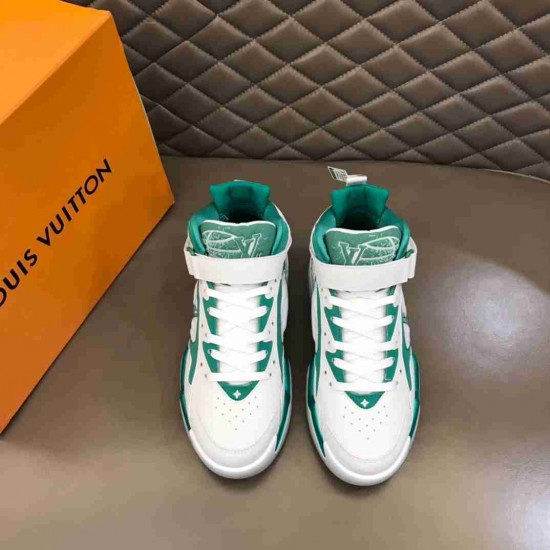 Louis Vuitton     Sneakers LU0323