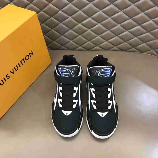 Louis Vuitton     Sneakers LU0324