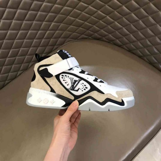 Louis Vuitton     Sneakers LU0326