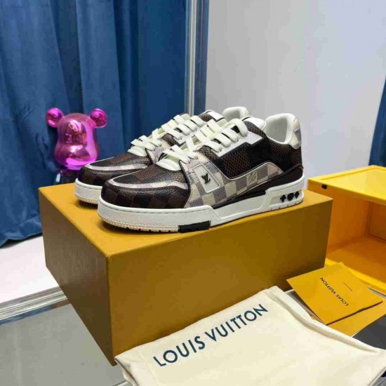 Louis Vuitton      Sneakers LU0328