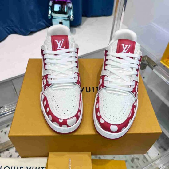 Louis Vuitton      Sneakers LU0329