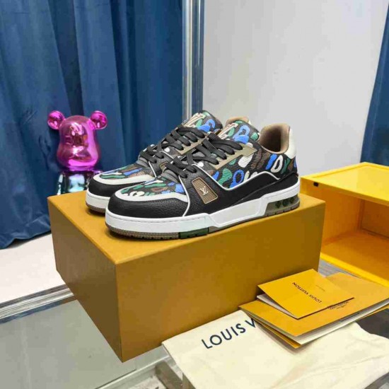 Louis Vuitton      Sneakers LU0331