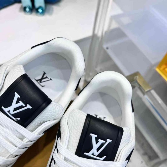 Louis Vuitton      Sneakers LU0332
