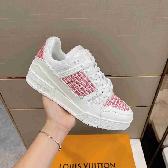 Louis Vuitton       Sneakers LU0334