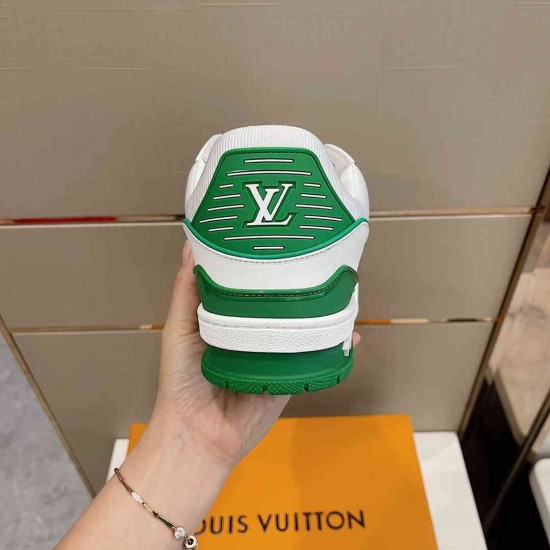 Louis Vuitton       Sneakers LU0336