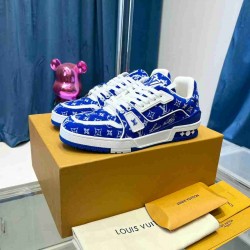 Louis Vuitton        Sneakers LU0340