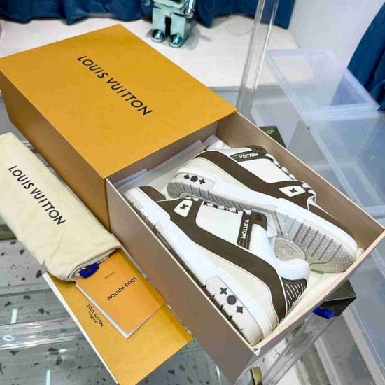 Louis Vuitton         Sneakers LU0342