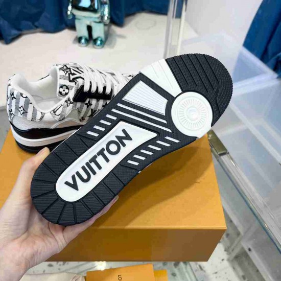 Louis Vuitton         Sneakers LU0349