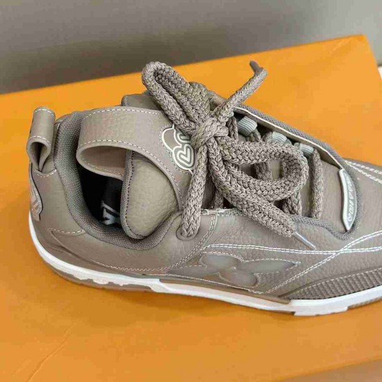 Louis Vuitton         Sneakers LU0352