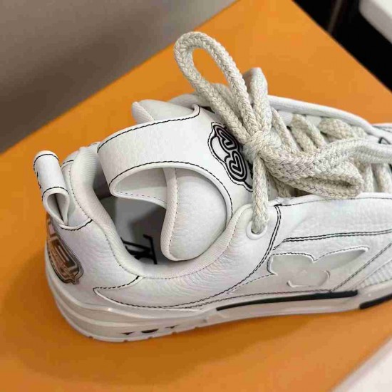 Louis Vuitton         Sneakers LU0353