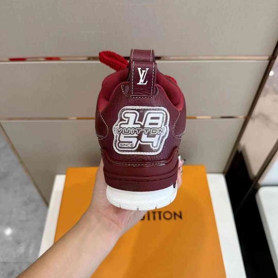 Louis Vuitton         Sneakers LU0354