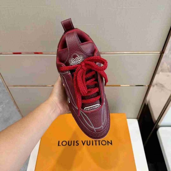Louis Vuitton         Sneakers LU0354