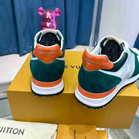Louis Vuitton         Sneakers LU0369