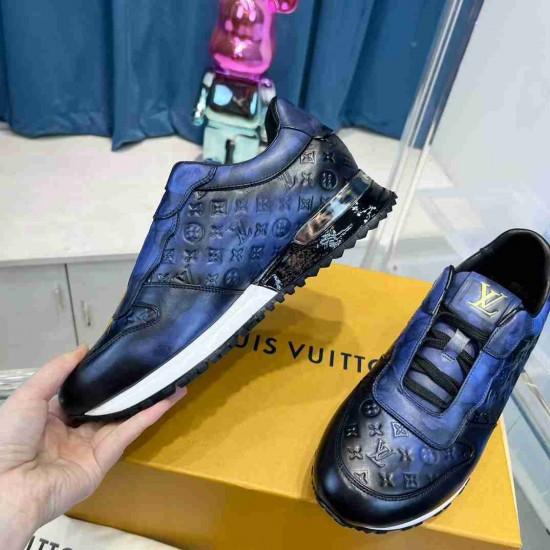 Louis Vuitton         Sneakers LU0371