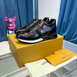 Louis Vuitton         Sneakers LU0373