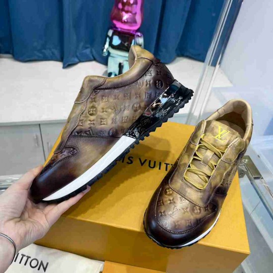 Louis Vuitton         Sneakers LU0377