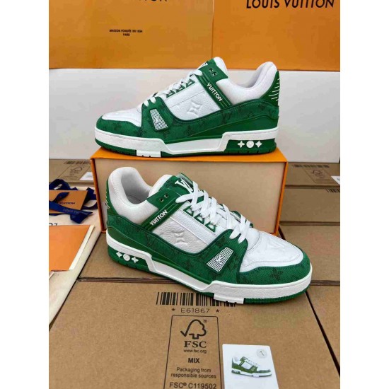 Louis Vuitton           Sneakers LU0379