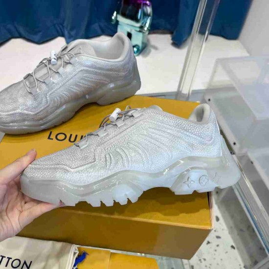 Louis Vuitton           Sneakers LU0383