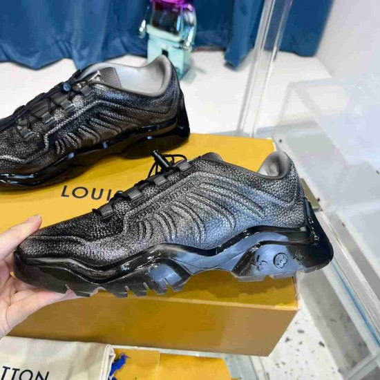 Louis Vuitton           Sneakers LU0384