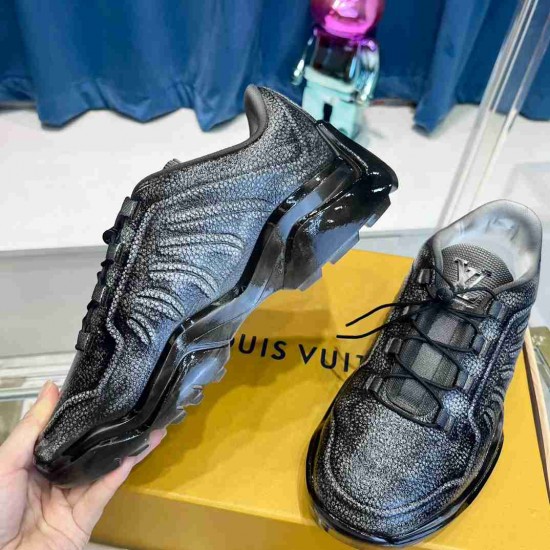 Louis Vuitton           Sneakers LU0384