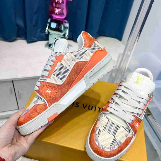 Louis Vuitton            Sneakers LU0388