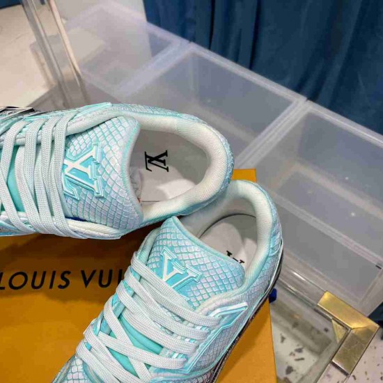 Louis Vuitton            Sneakers LU0390