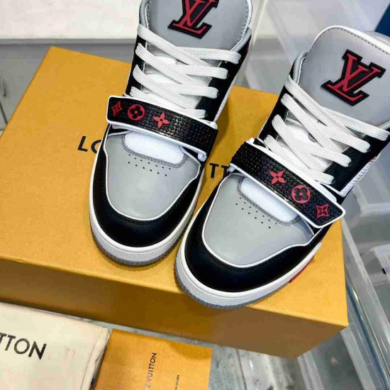 Louis Vuitton              Sneakers LU0409