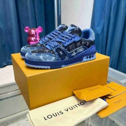 Louis Vuitton              Sneakers LU0411