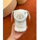 Louis Vuitton              Sneakers LU0418