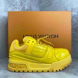 Louis Vuitton              Sneakers LU0423