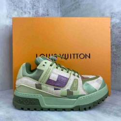 Louis Vuitton              Sneakers LU0424