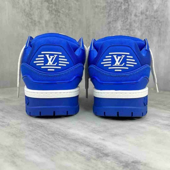 Louis Vuitton              Sneakers LU0428