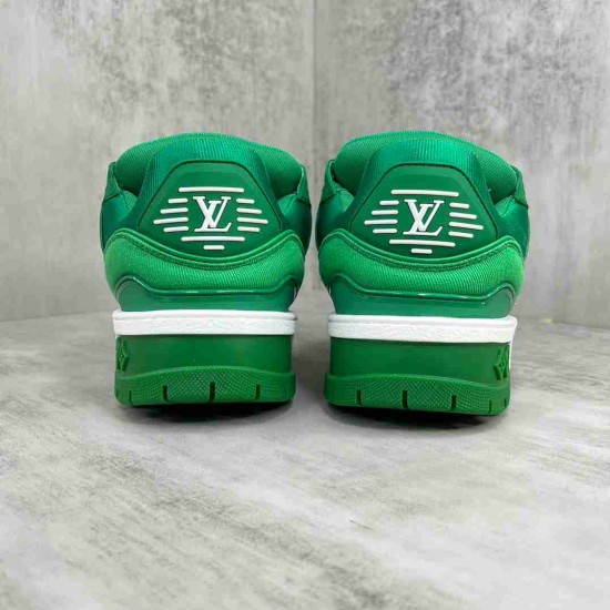 Louis Vuitton              Sneakers LU0429