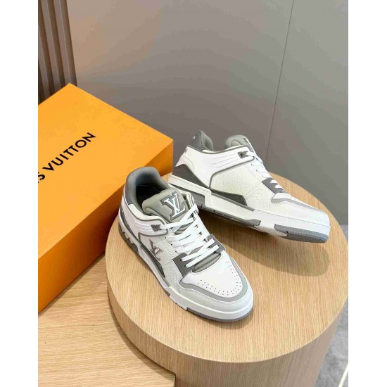 Louis Vuitton              Sneakers LU0430