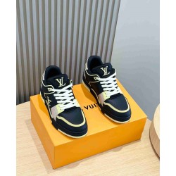 Louis Vuitton              Sneakers LU0431