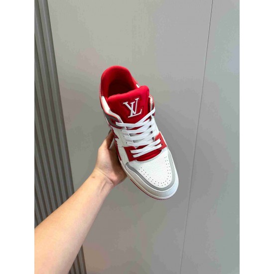 Louis Vuitton              Sneakers LU0432