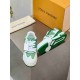 Louis Vuitton              Sneakers LU0440