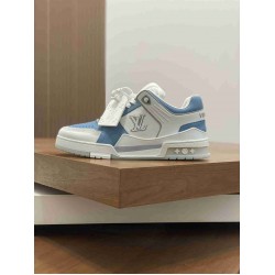 Louis Vuitton              Sneakers LU0443