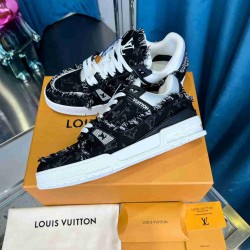 Louis Vuitton               Sneakers LU0453