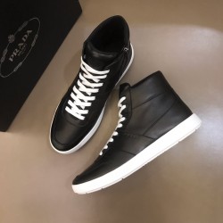 Prada Sneakers PL0011